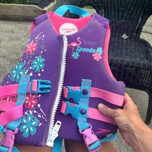 Speedo life jacket child weight 30 to 50 pounds